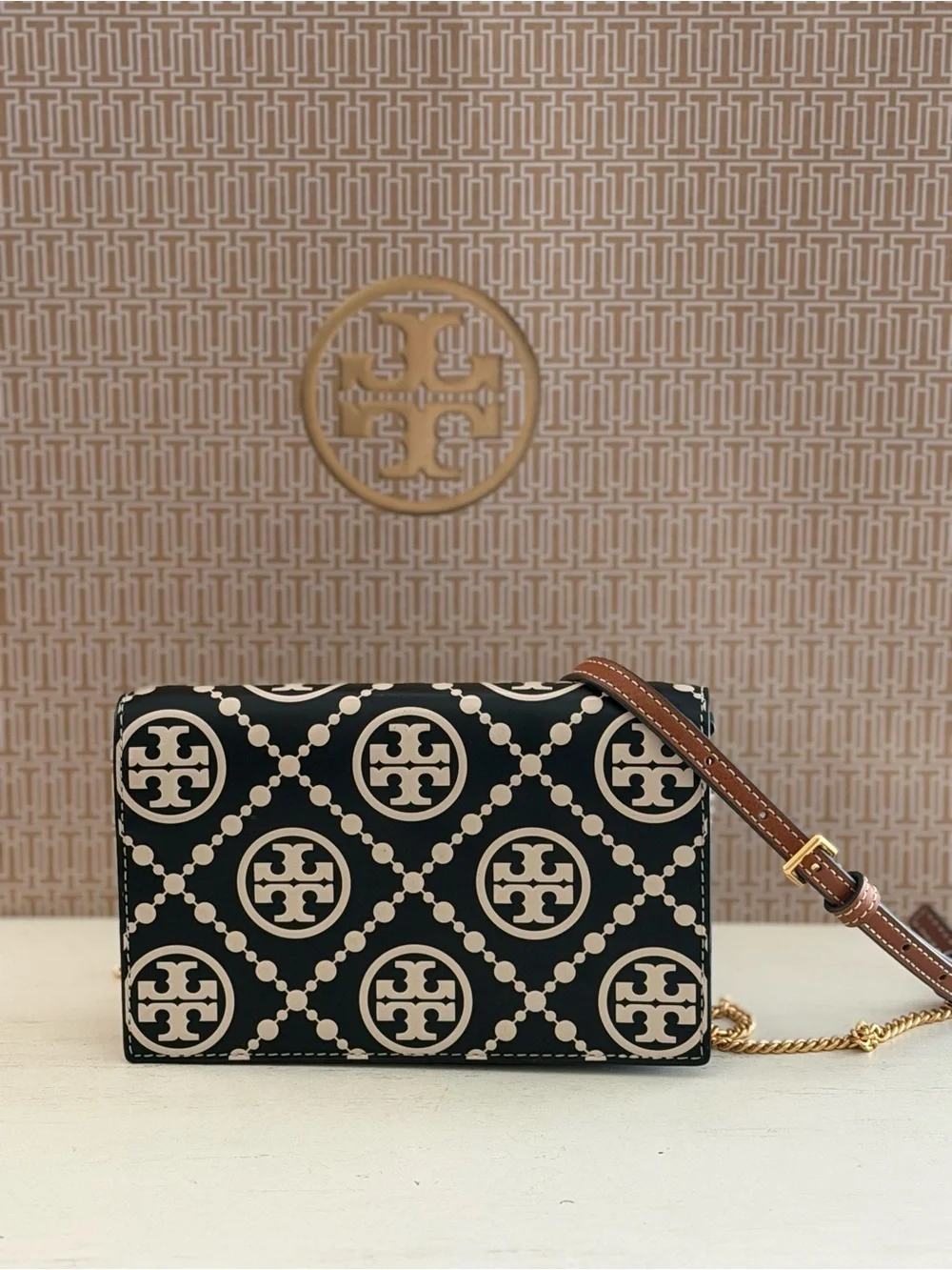TORY BURCH T Monogram Chain Wallet Crossbody in Black /New Cream NWT